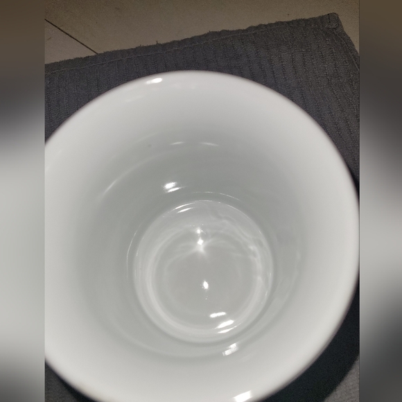 "I wake up for makeup" coffee cup - Picture 4 of 5